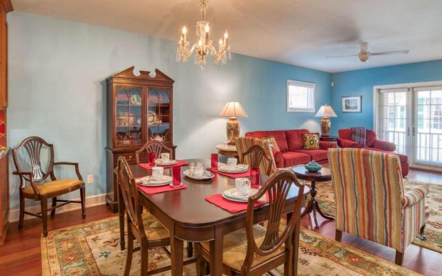 St. George Street Apartment