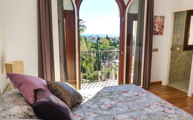 Marvelous Villa with Infinity Pool Ref 85