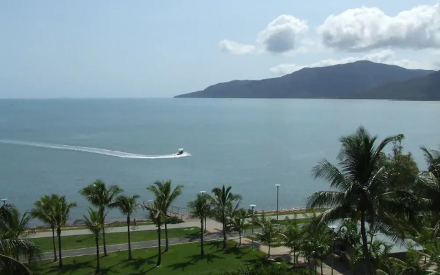 Coral Towers Holiday Suites