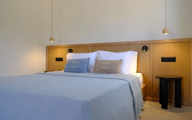 Evia Bay Suites & Retreats