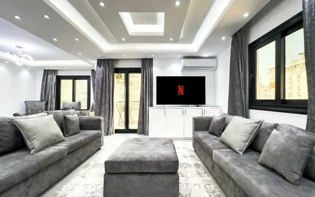 The Bold & Bright 3bdr Apt. 15 Min To Airport
