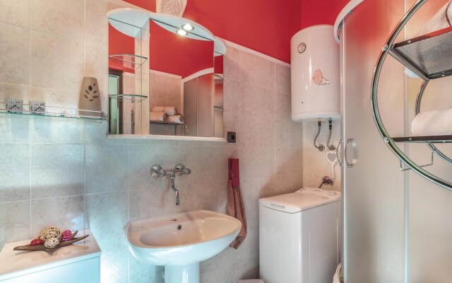 Beautiful Home in Srinjine With Wifi and 3 Bedrooms