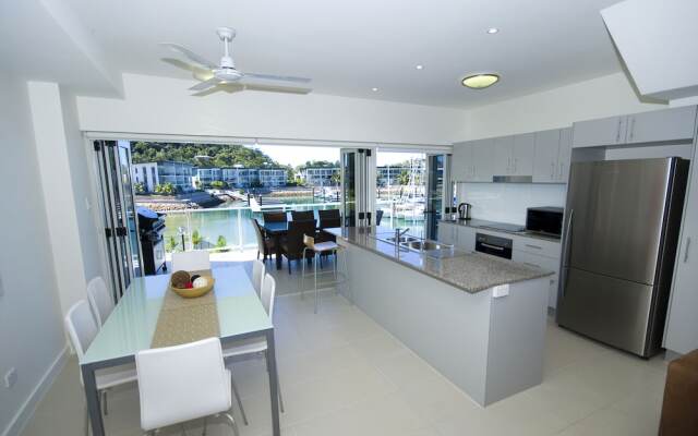 Beachside Magnetic Harbour