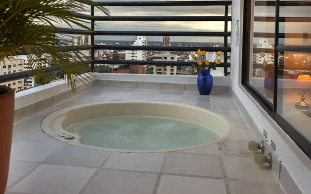 Travelers Apartamentos & Suites Castellón de Juanambú