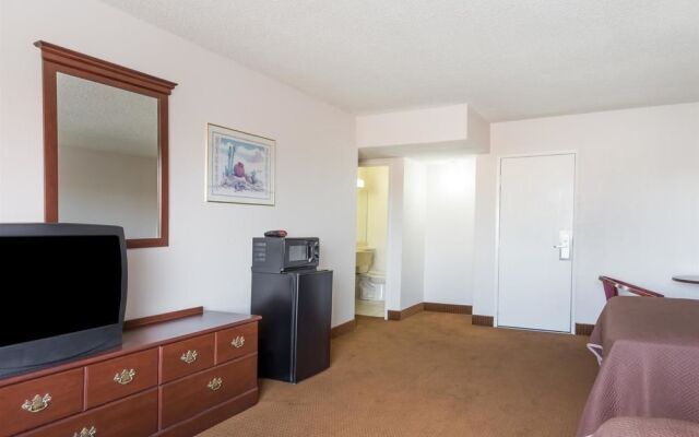 Travelodge by Wyndham Mesa