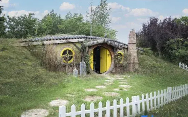 Wonderland Resort