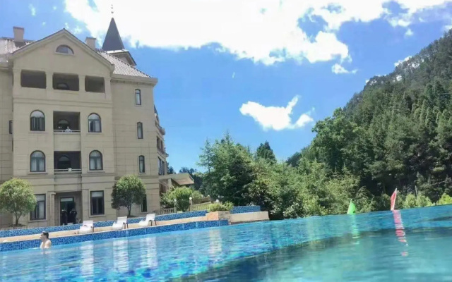 Swanburg Resort Hotel