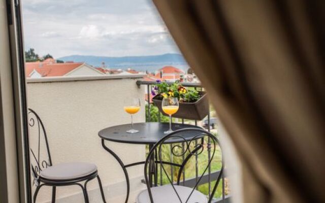 Holiday House Suzi1 - With Pool: Sutivan. Island Brac