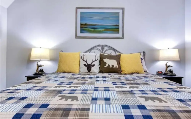 Eagles Nest II - Two Bedroom Cabin
