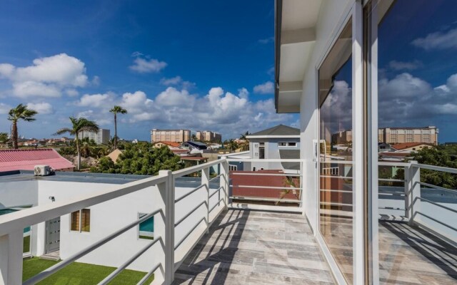 NEW Modern Stylish 6BR 6BA Villa Near Palmbeach