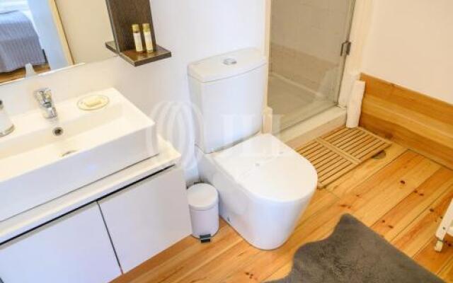 Almada Apartments 468