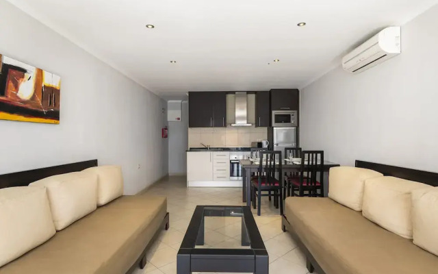 Pé do Lago 1 Bedroom Apartment with Pool