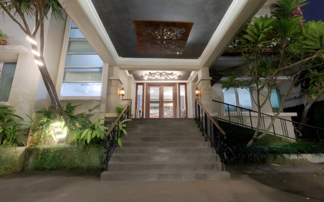 Mutiara Suites