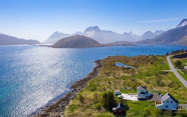 Private Cozy House by the Fjord