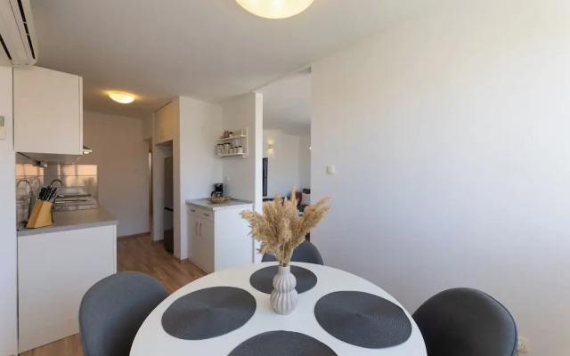 Apartment Toma, Modern Suite In Quiet District
