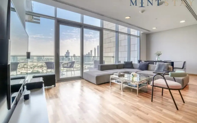 Prime Difc Duplex With Iconic Skyline Views