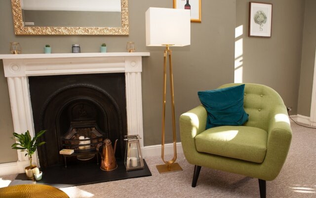 Elegant 1 Bedroom Georgian Flat in Bath