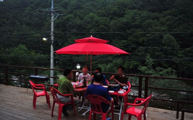 Yangyang Beopsusanjang Pension