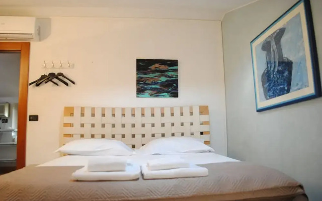 Dreaming Arena Rooms