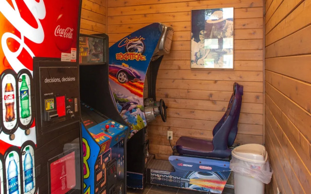 Gatlinburg Summit 1206/Winter Special