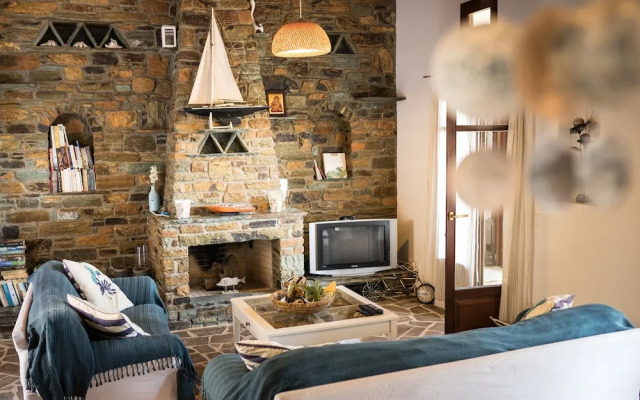 Villa House in Andros