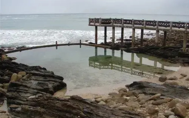 Backpacker Beach Hostel