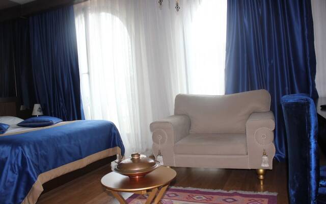 Ottoman by Onas Suites