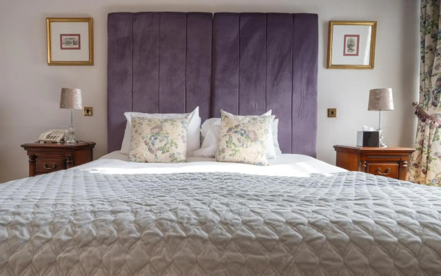 Waterton Park Hotel