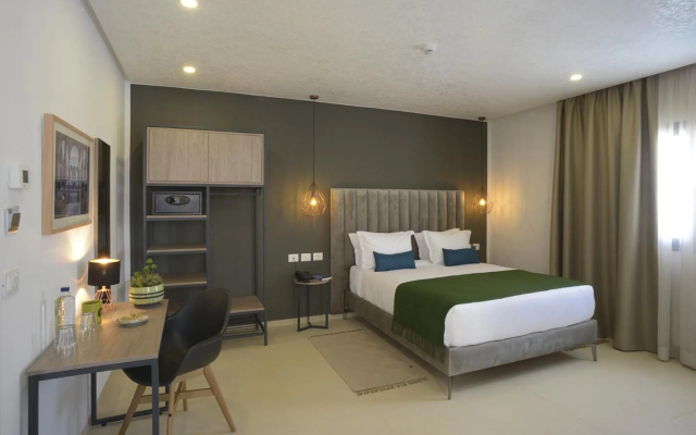 Maia Hotel Suites - Image 5