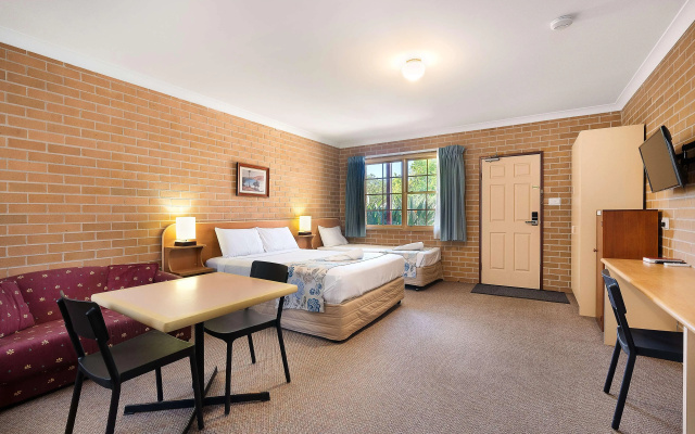 SureStay by Best Western New Inn Richmond – Guest Rooms – Sydney