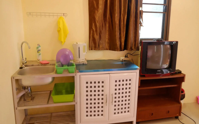 Chomlay Restaurant & Room for Rent