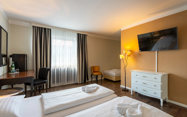 Hotel Calmo - Image 2