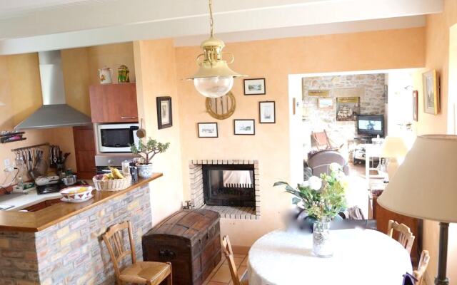 Holiday home Route de Kerlerdut