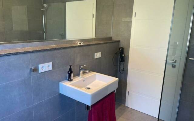 Bente Modern Retreat