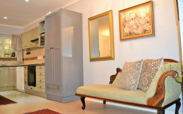 Versailles Self-Catering