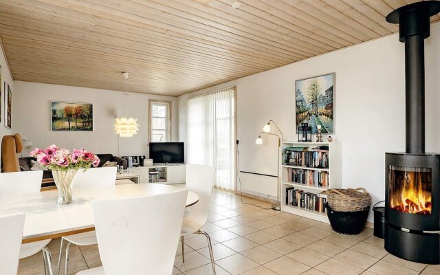 6 Person Holiday Home in Brovst-by Traum