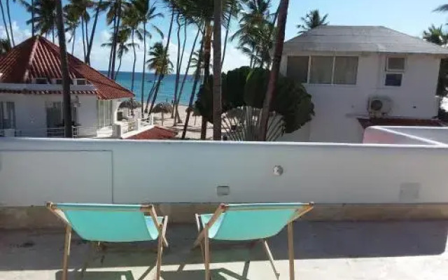 Beach Villas & Apartments Larimar