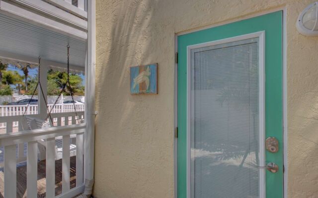 Lulu's Key House Leatherback 2/2 Downstairs