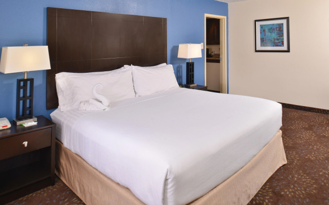 Ramada Plaza by Wyndham Sheridan Hotel & Convention Center