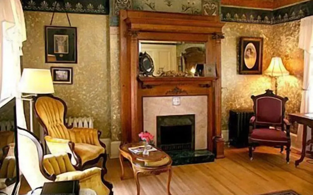The Brumder Mansion