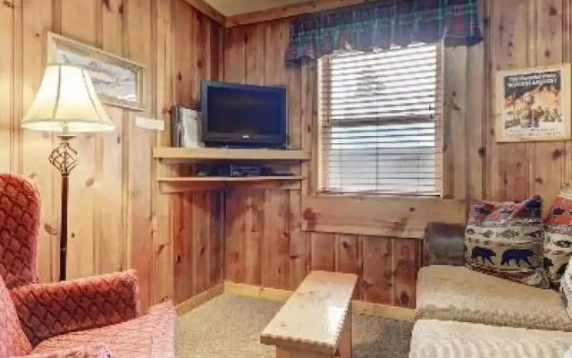 Eagle Fire Lodge & Cabins