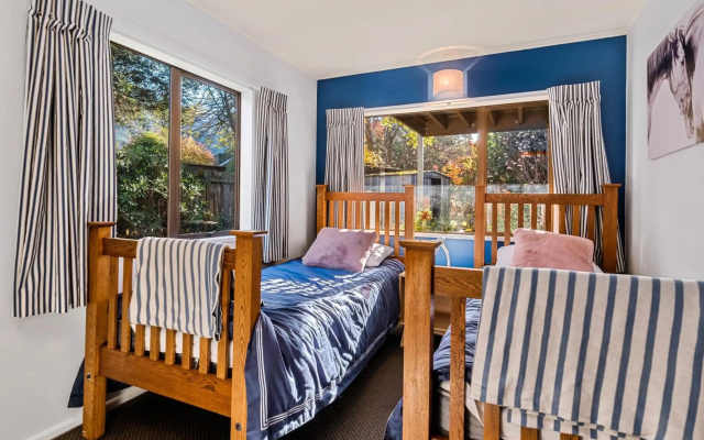 Haven by The Lake - Wanaka Holiday Home