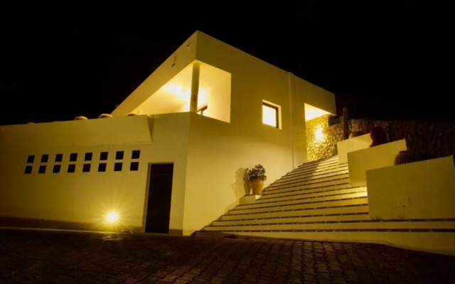 Villa V