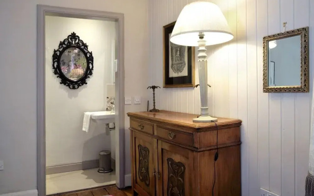 JOIVY Royal Mile View