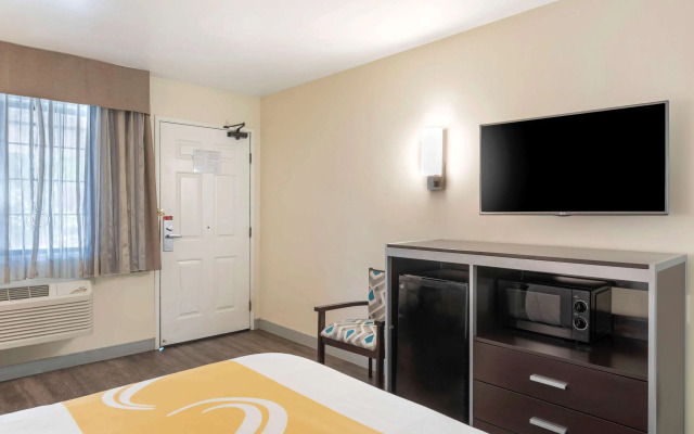 Quality Inn & Suites Camarillo - Oxnard