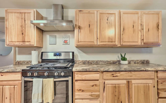 Charming Tucson Home w/ Covered Patio & Grill!