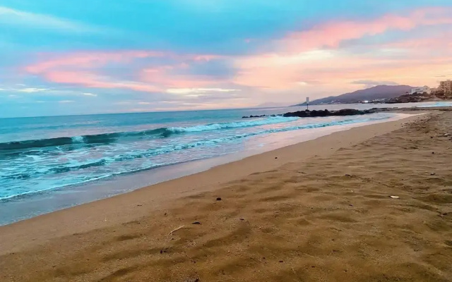 Cozy Beachside Haven