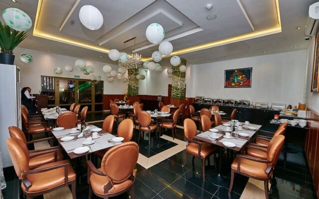 Oak Havens  Hotel