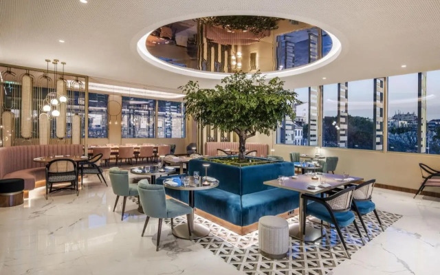 Renaissance Porto Lapa Hotel