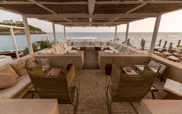 Folie Marine Beach Hotel & Club